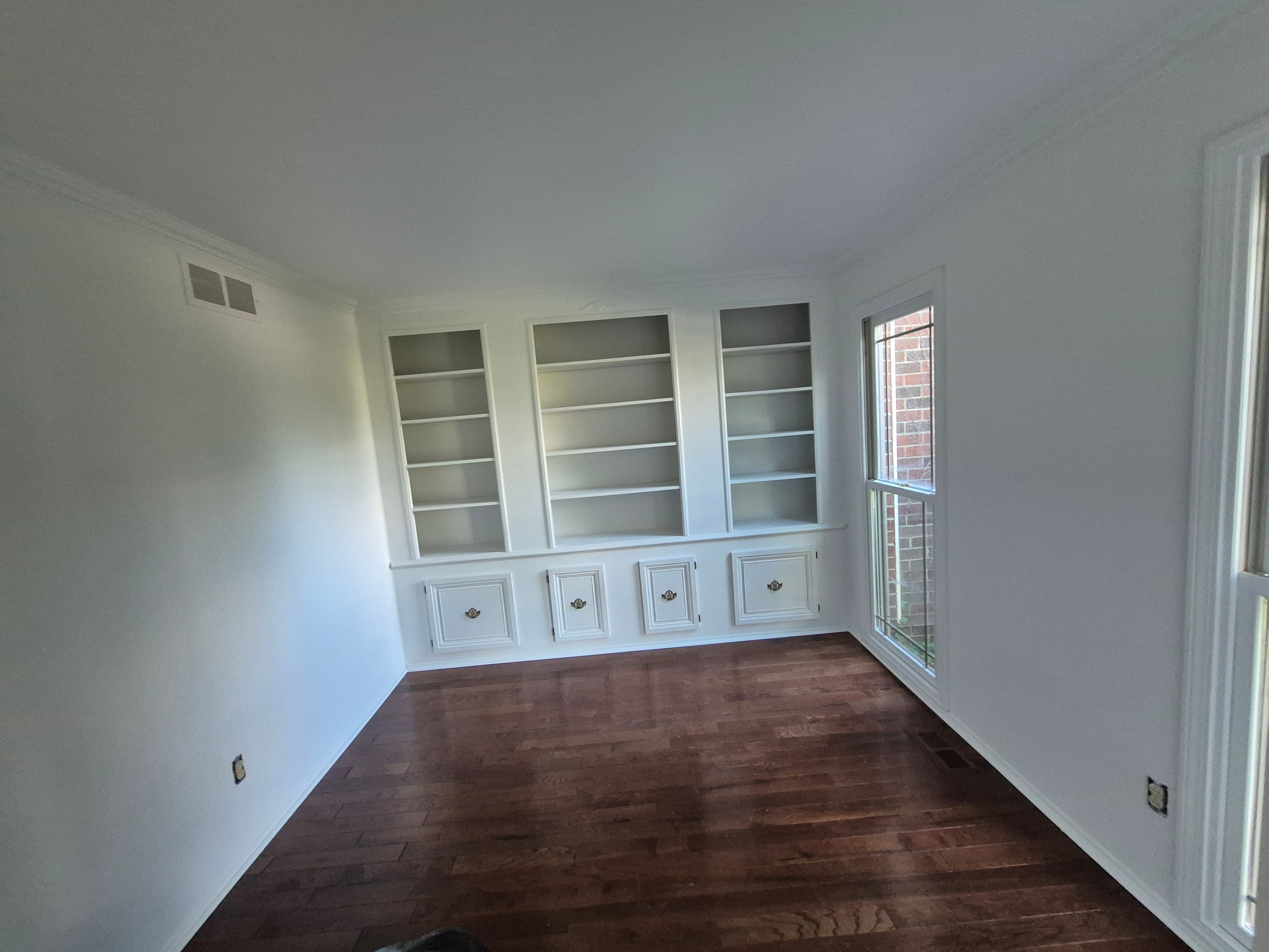 Built-in Shelving Room — before